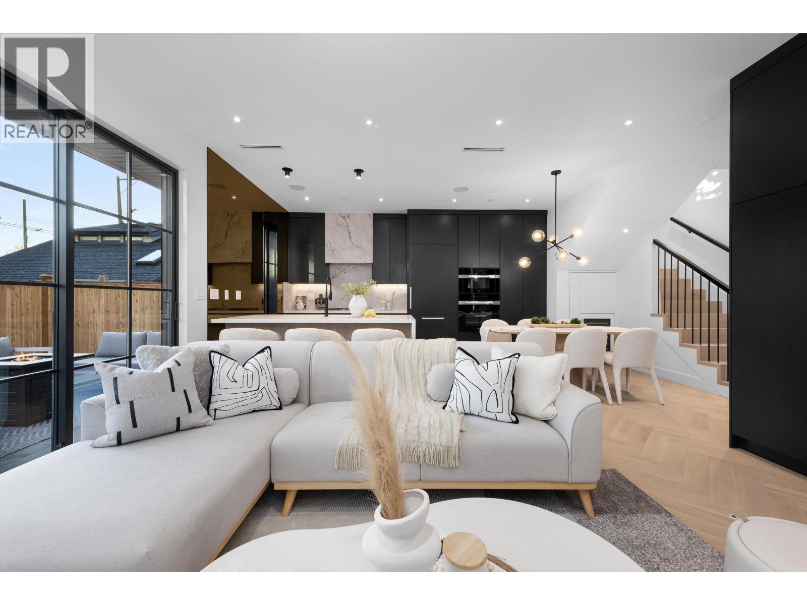 240 East 37th Avenue #2 Property Photo 2