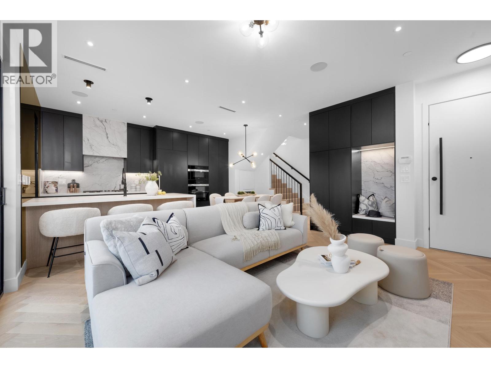 240 East 37th Avenue #2 Property Photo 3