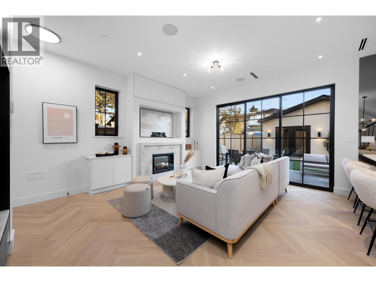 240 East 37th Avenue #2 Property Photo 4