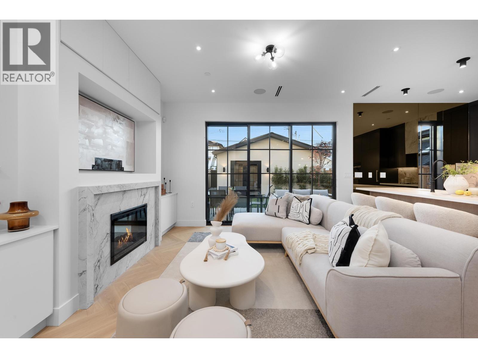 240 East 37th Avenue #2 Property Photo 6