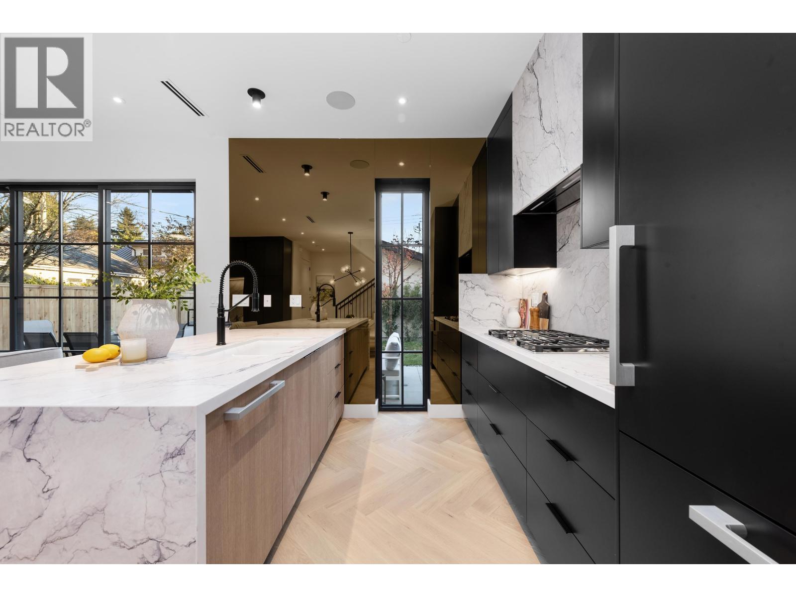 240 East 37th Avenue #2 Property Photo 8