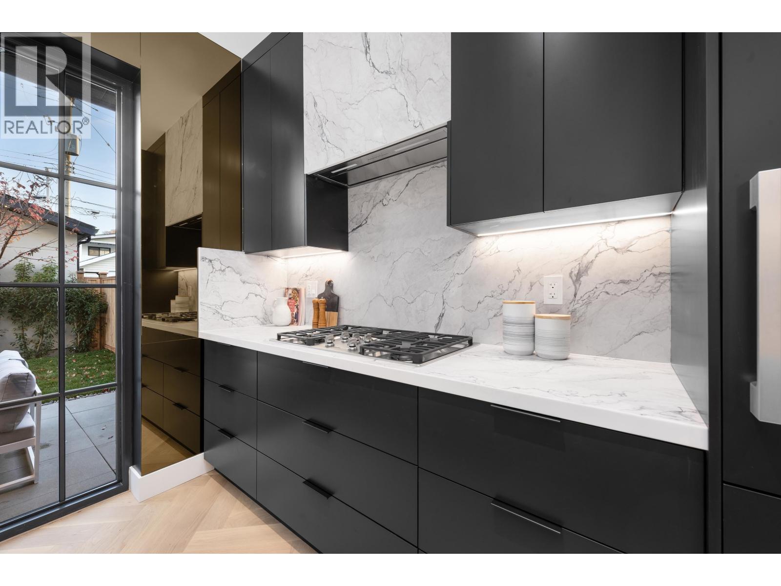 240 East 37th Avenue #2 Property Photo 11