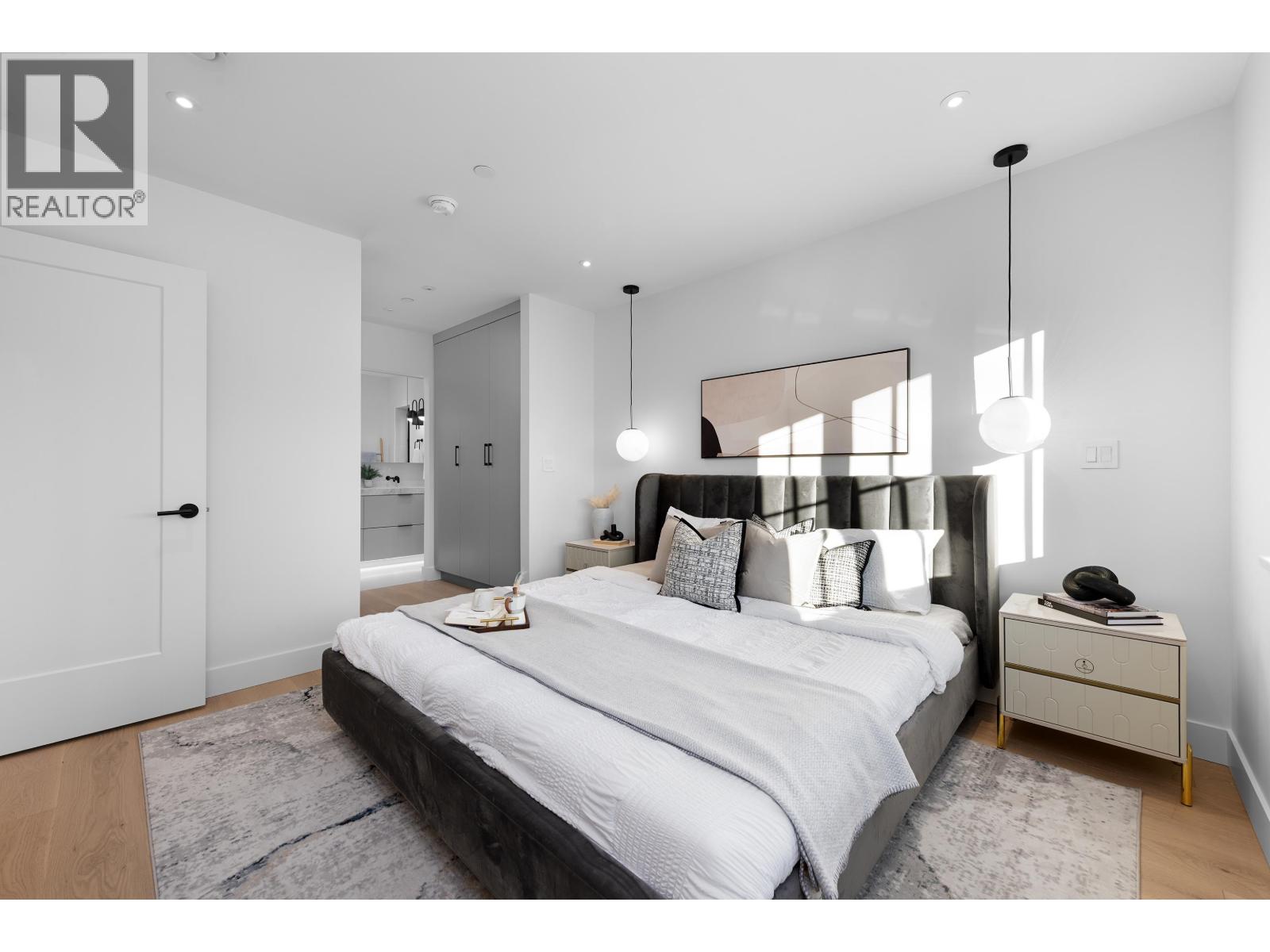 240 East 37th Avenue #2 Property Photo 21