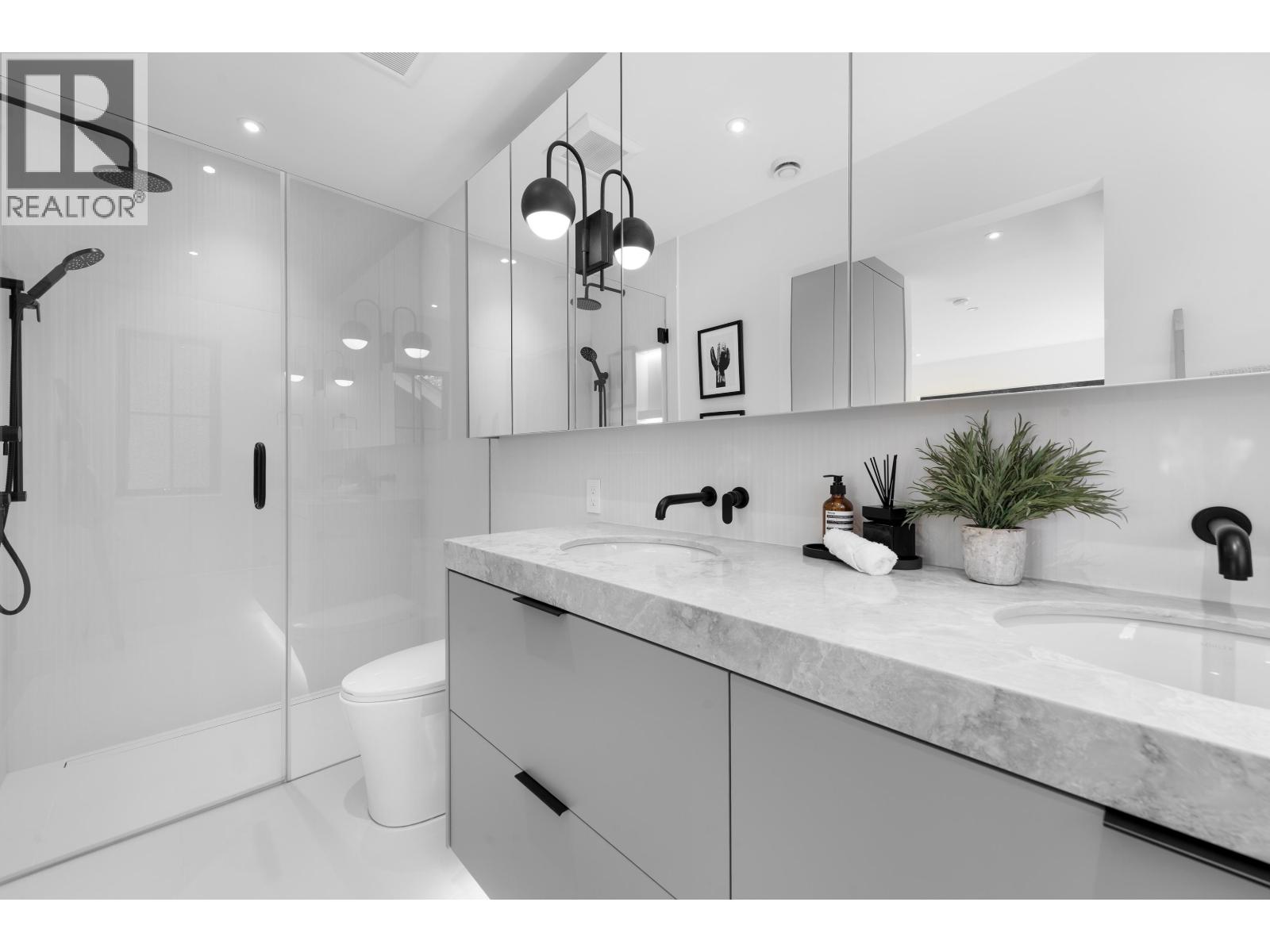 240 East 37th Avenue #2 Property Photo 25