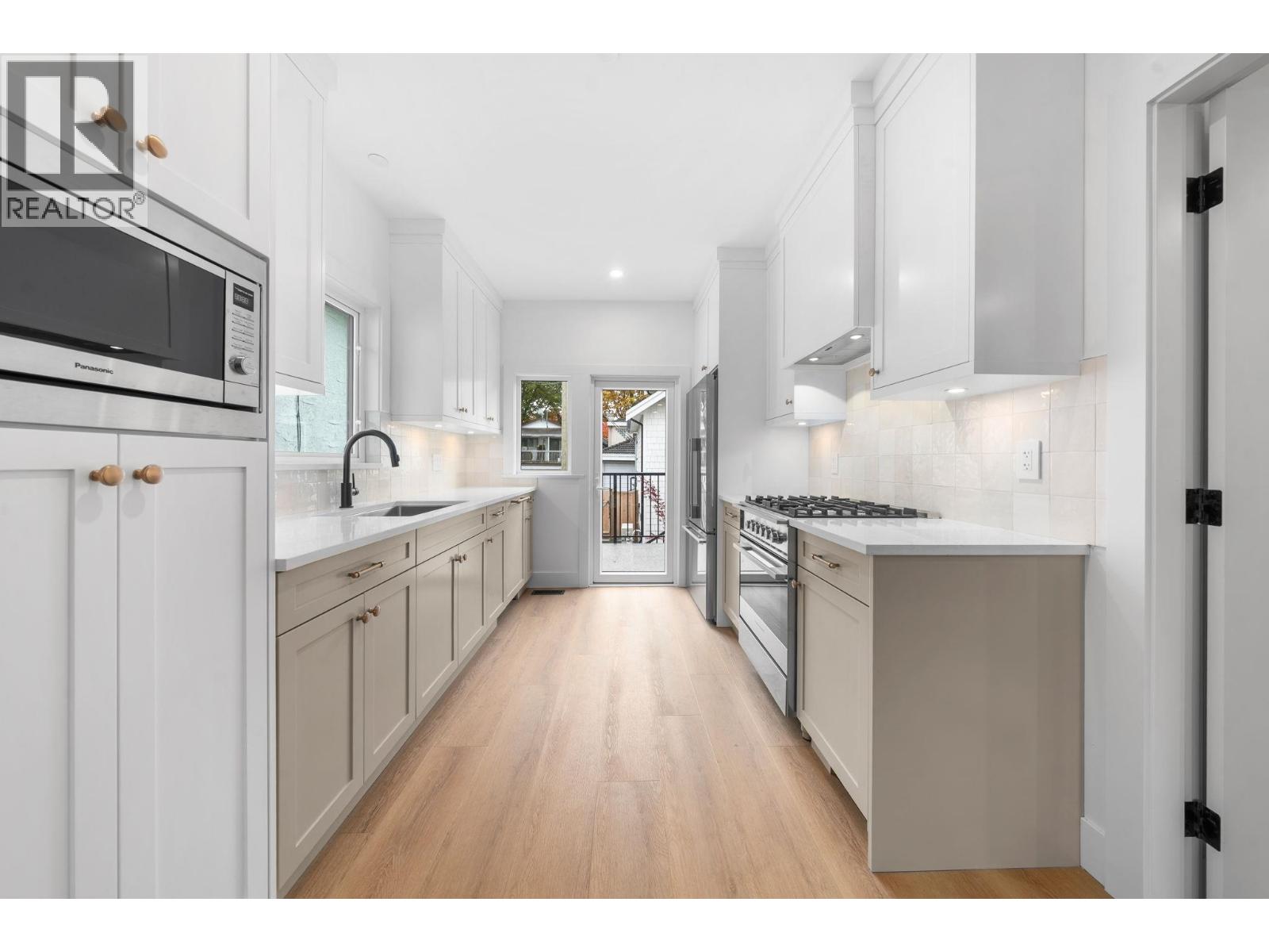 2530 Mcgill Street Property Photo 6