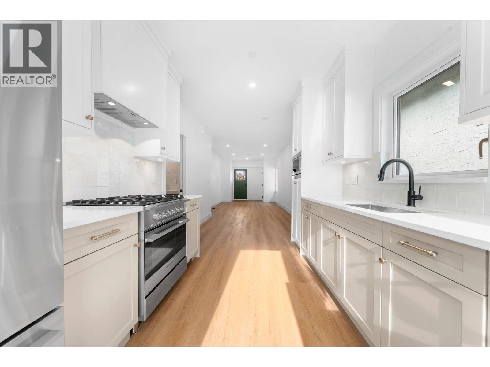 2530 Mcgill Street Property Photo 10