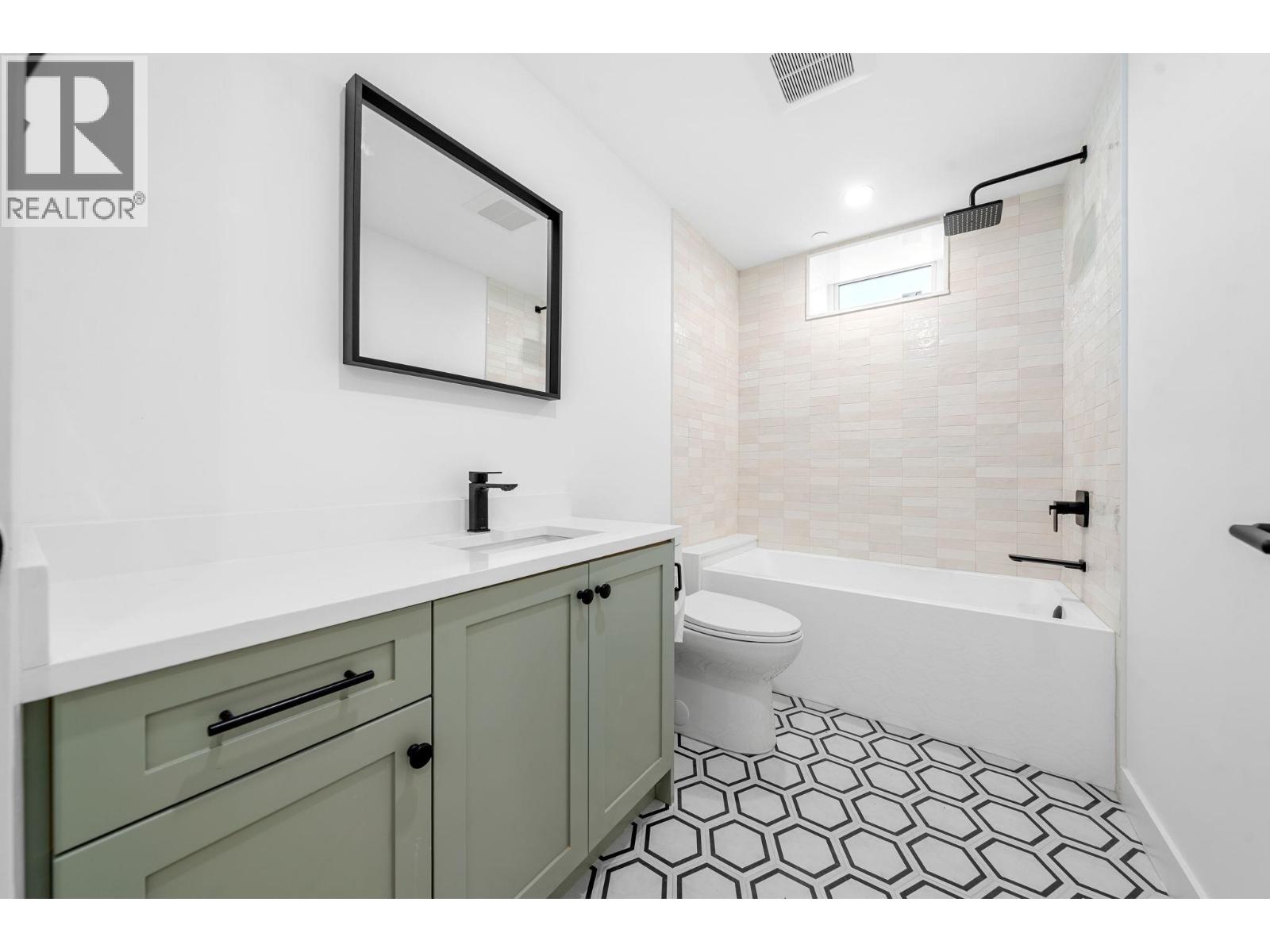 2530 Mcgill Street Property Photo 17