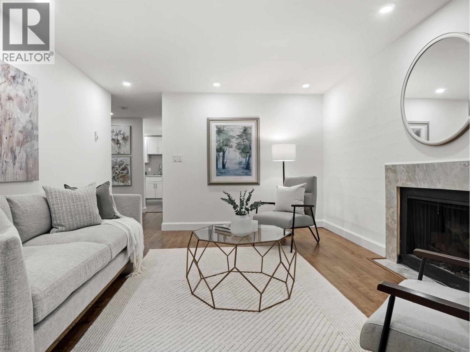 1253 Plateau Drive Property Photo 4