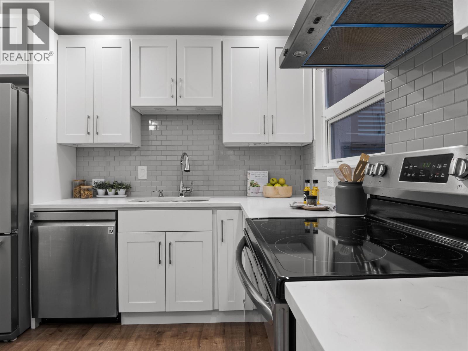 1253 Plateau Drive Property Photo 5