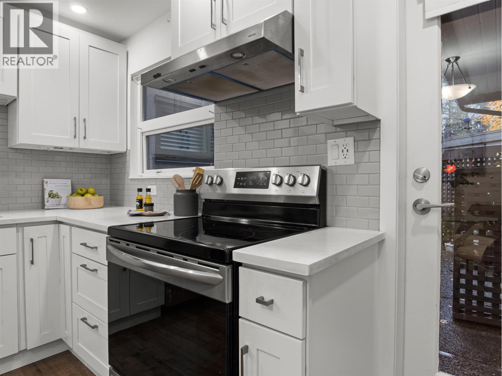 1253 Plateau Drive Property Photo 6