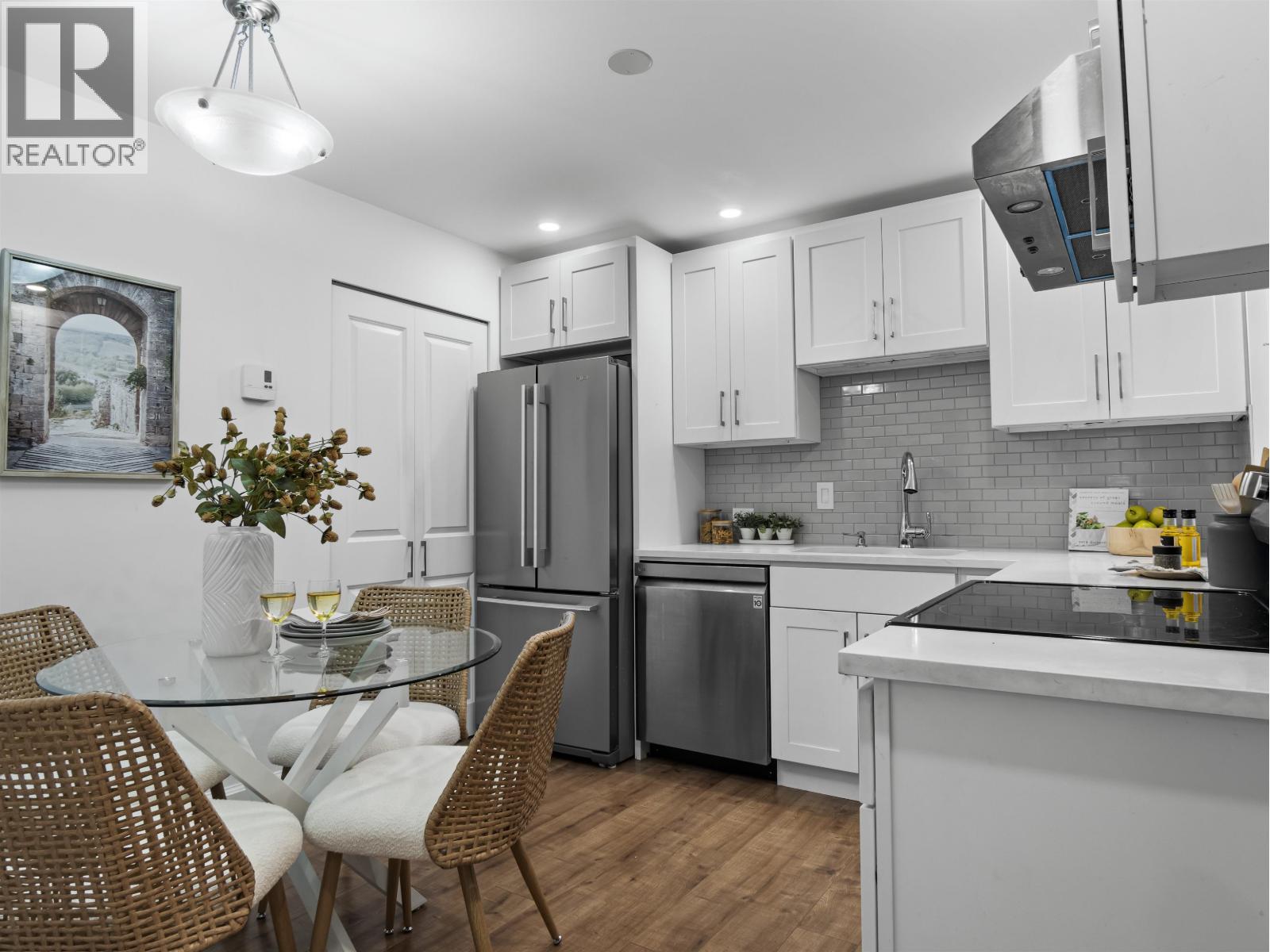 1253 Plateau Drive Property Photo 8