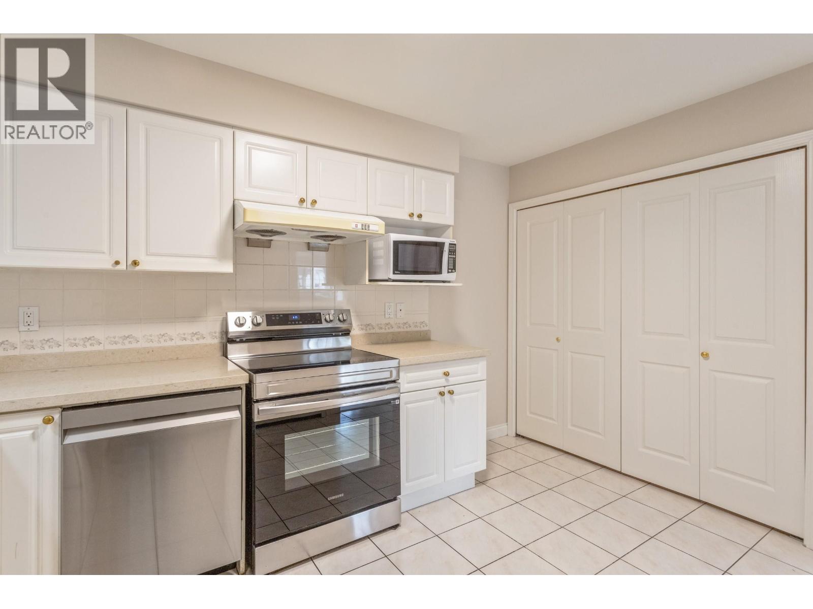 8322 Shaughnessy Street Property Photo 10