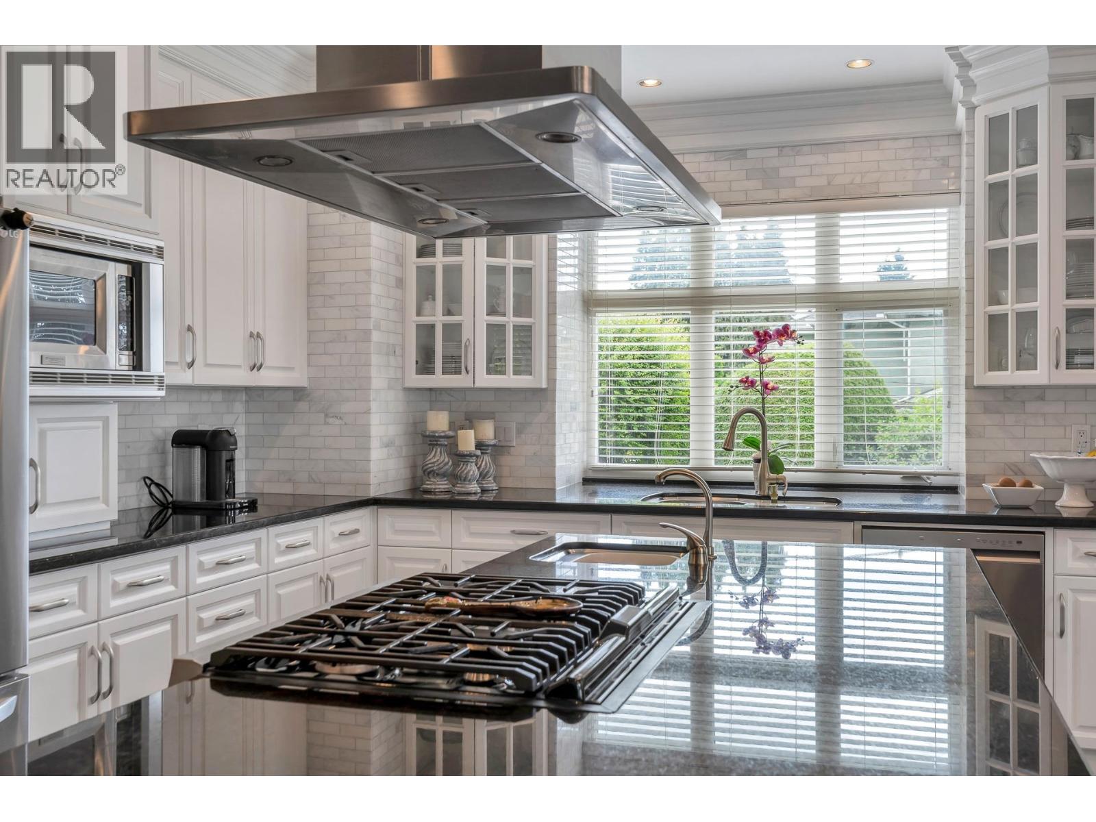 7205 Union Street Property Photo 1