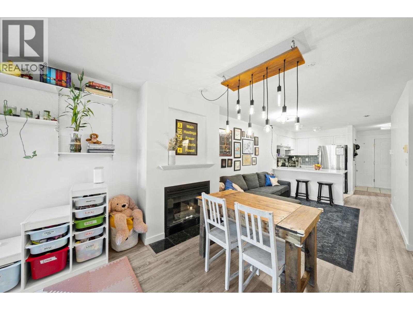 760 KINGSWAY #315 Property Photo 1