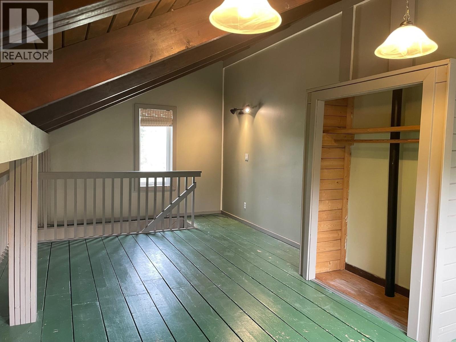 72 Pioneer Way Property Photo 13