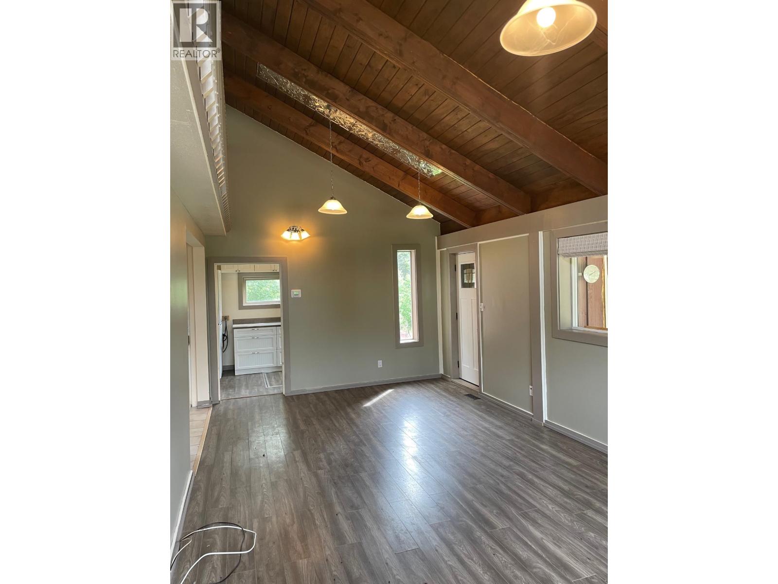 72 Pioneer Way Property Photo 14