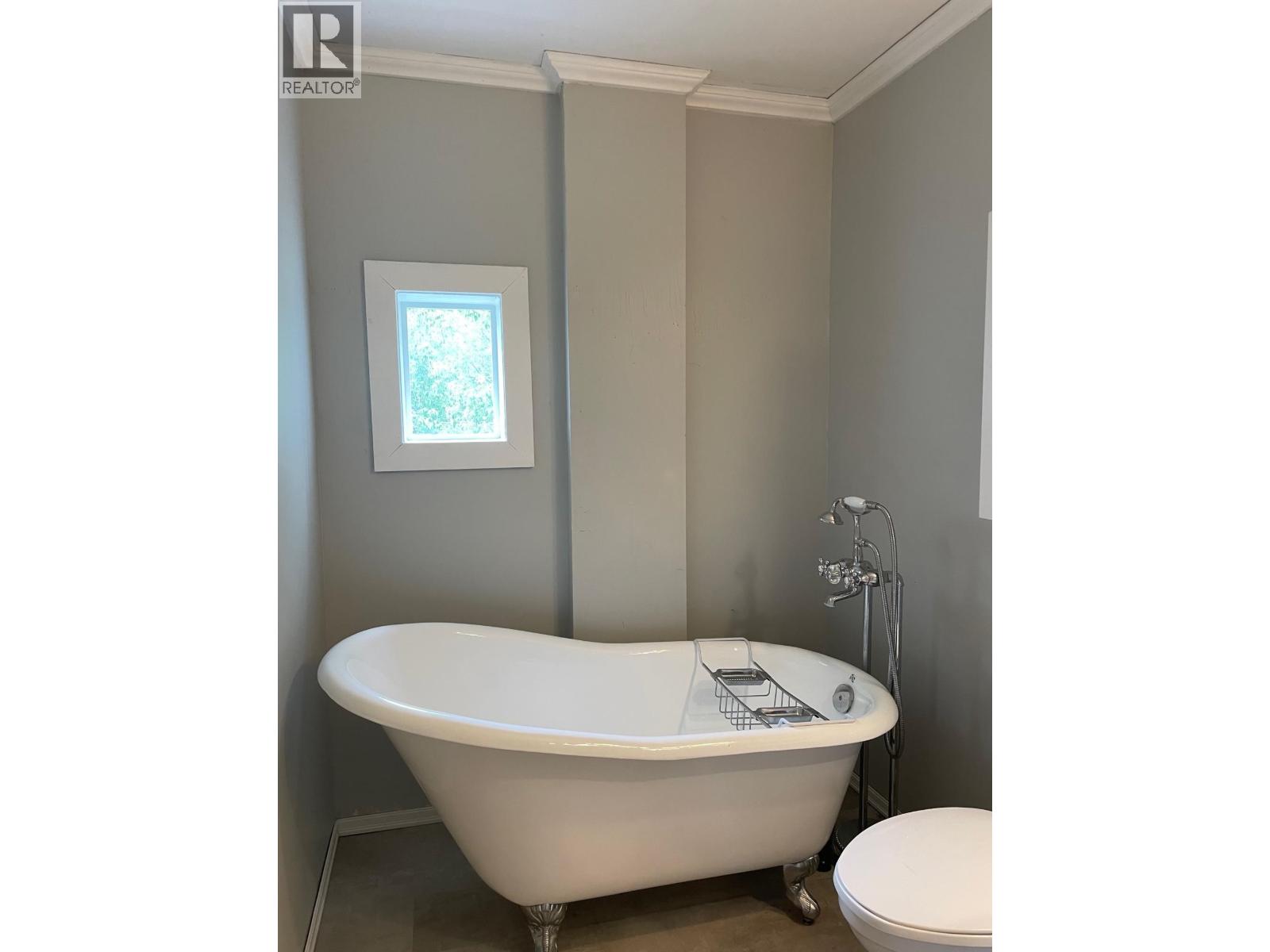 72 Pioneer Way Property Photo 18
