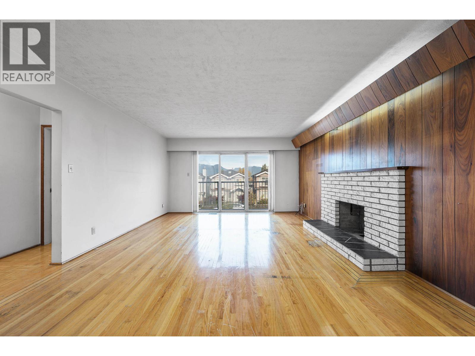 3220 East 19th Avenue Property Photo 17