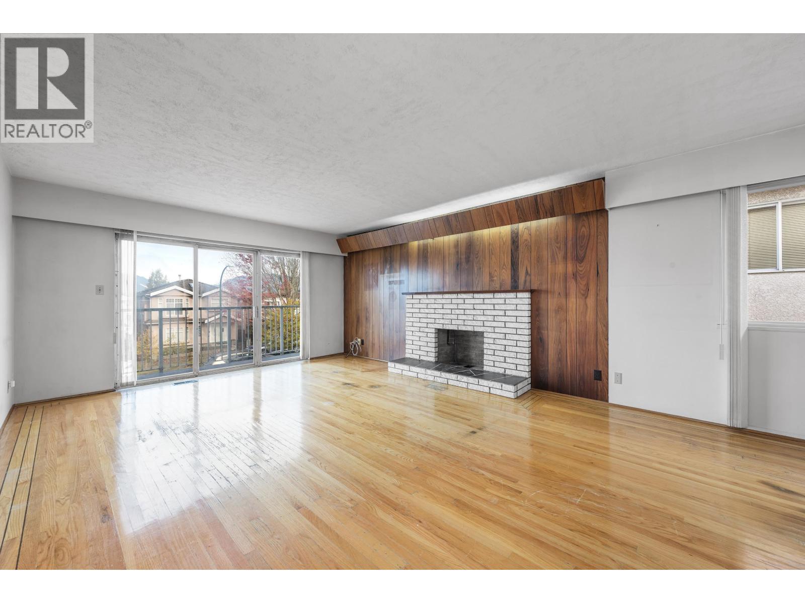 3220 East 19th Avenue Property Photo 19