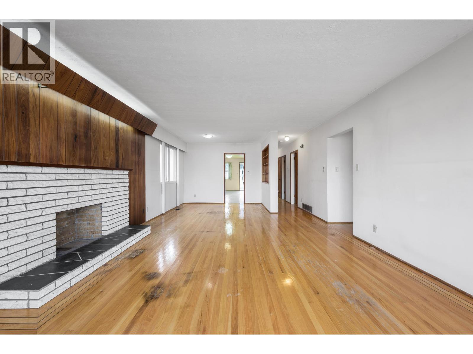 3220 East 19th Avenue Property Photo 20