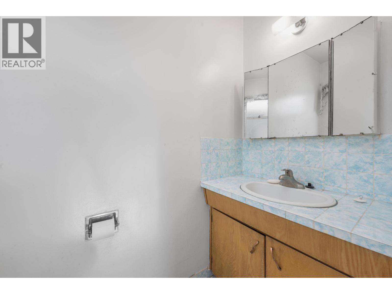 3220 East 19th Avenue Property Photo 29