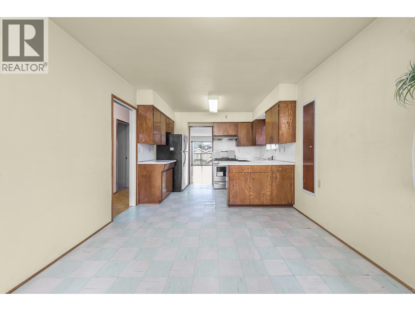 3220 East 19th Avenue Property Photo 33