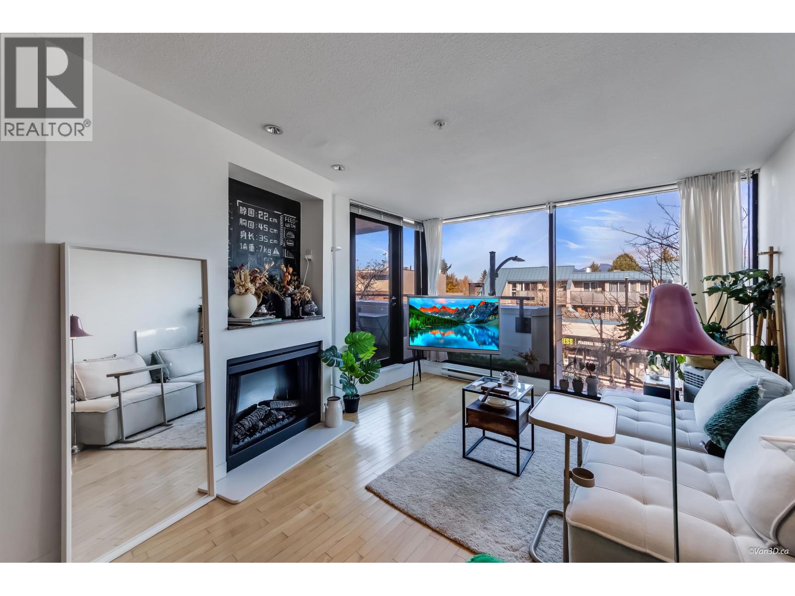 2525 BLENHEIM Street #304 Property Photo 1