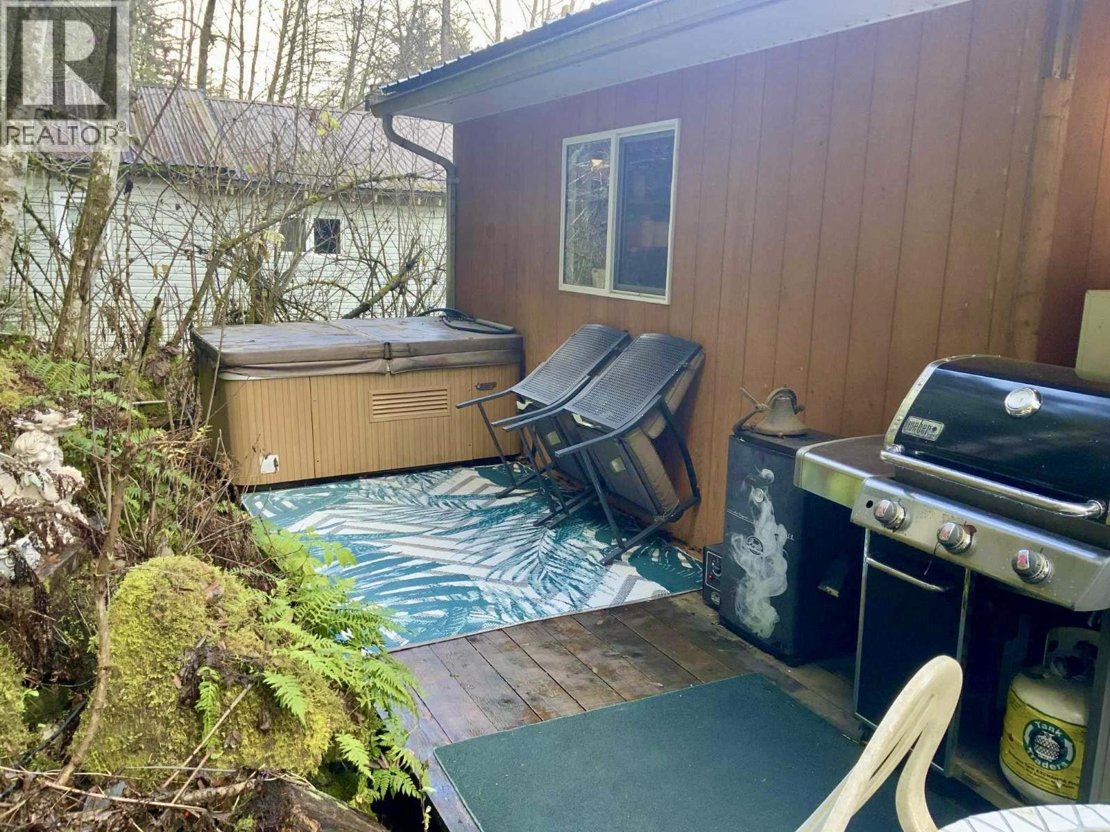 259 20 Mackenzie Highway Property Photo 27