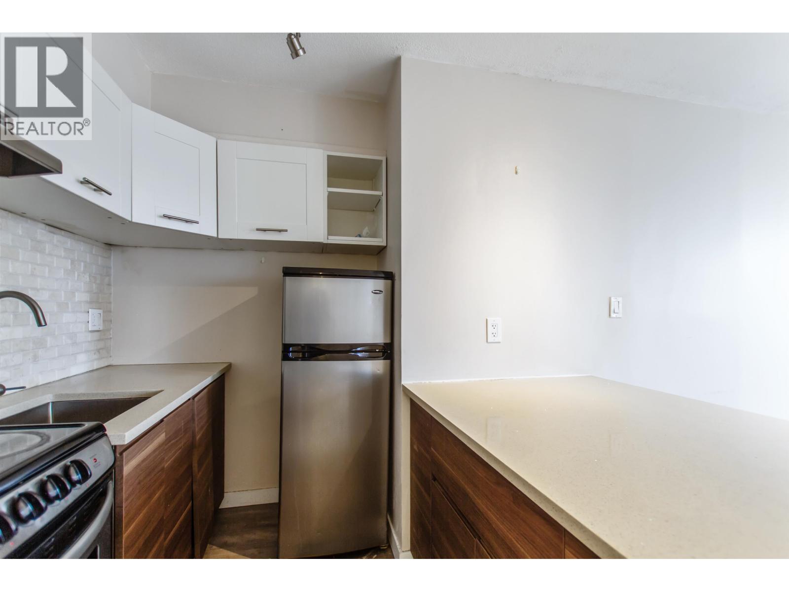 308 1250 Burnaby Street Property Photo 4