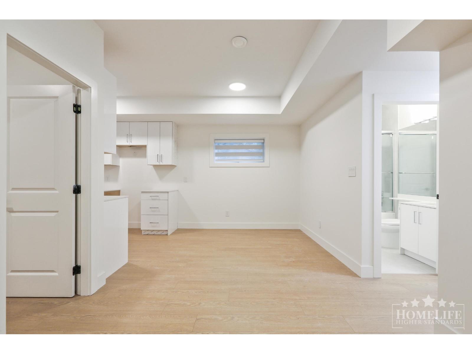 16674 16 #basement Property Photo 5