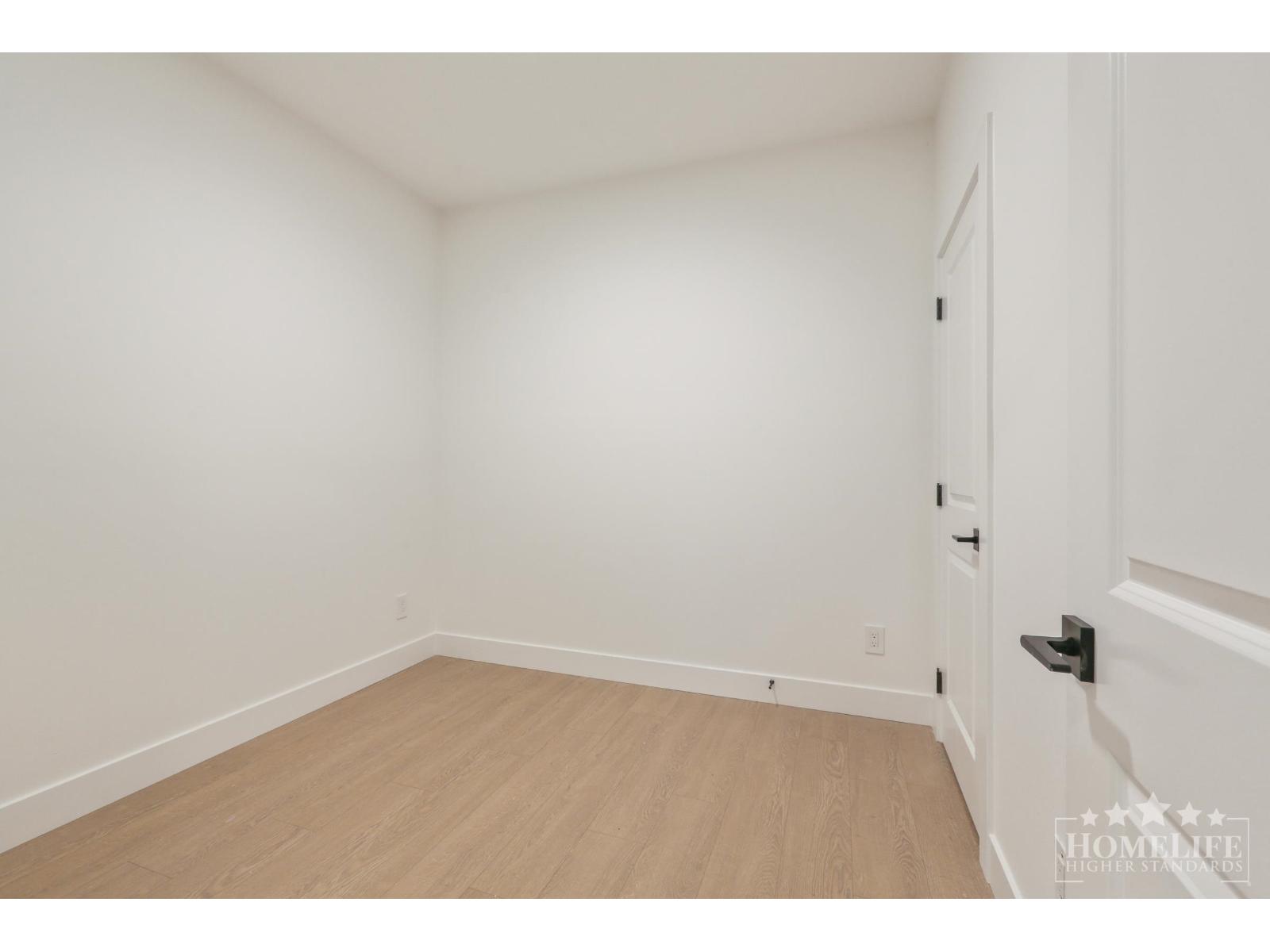 16674 16 #basement Property Photo 8