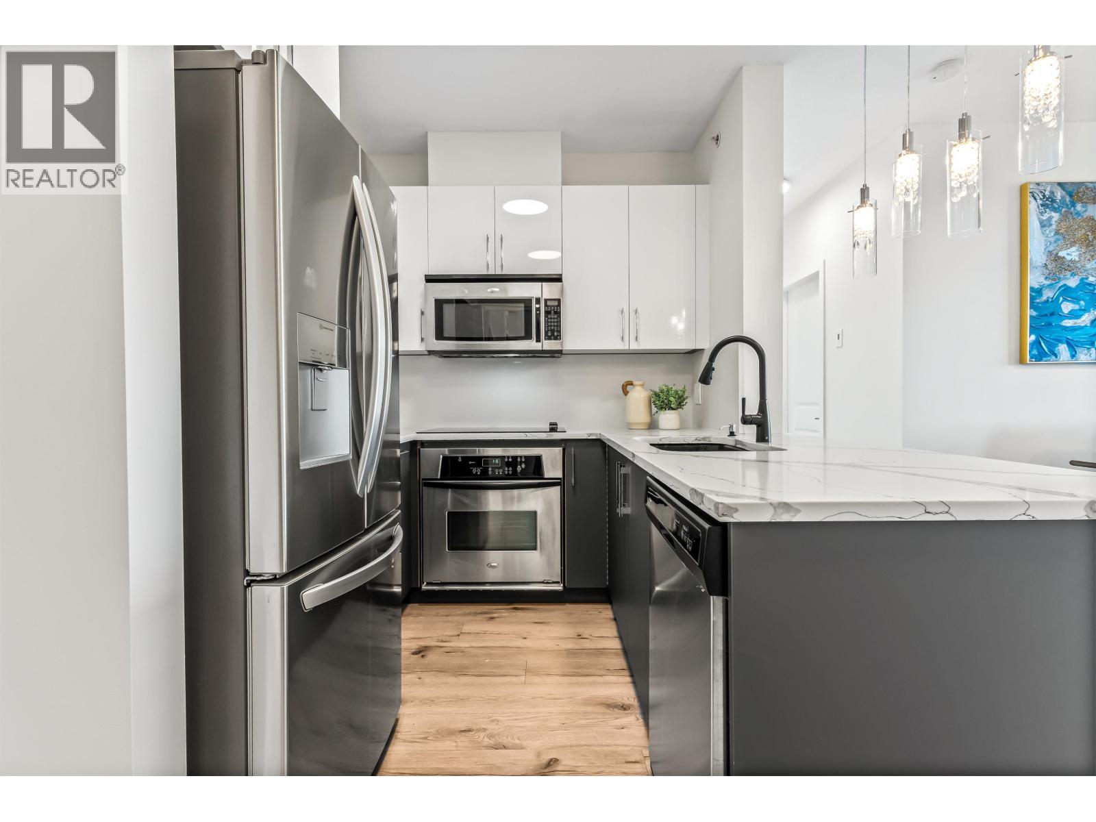 15 East Royal Avenue #1701 Property Photo 7