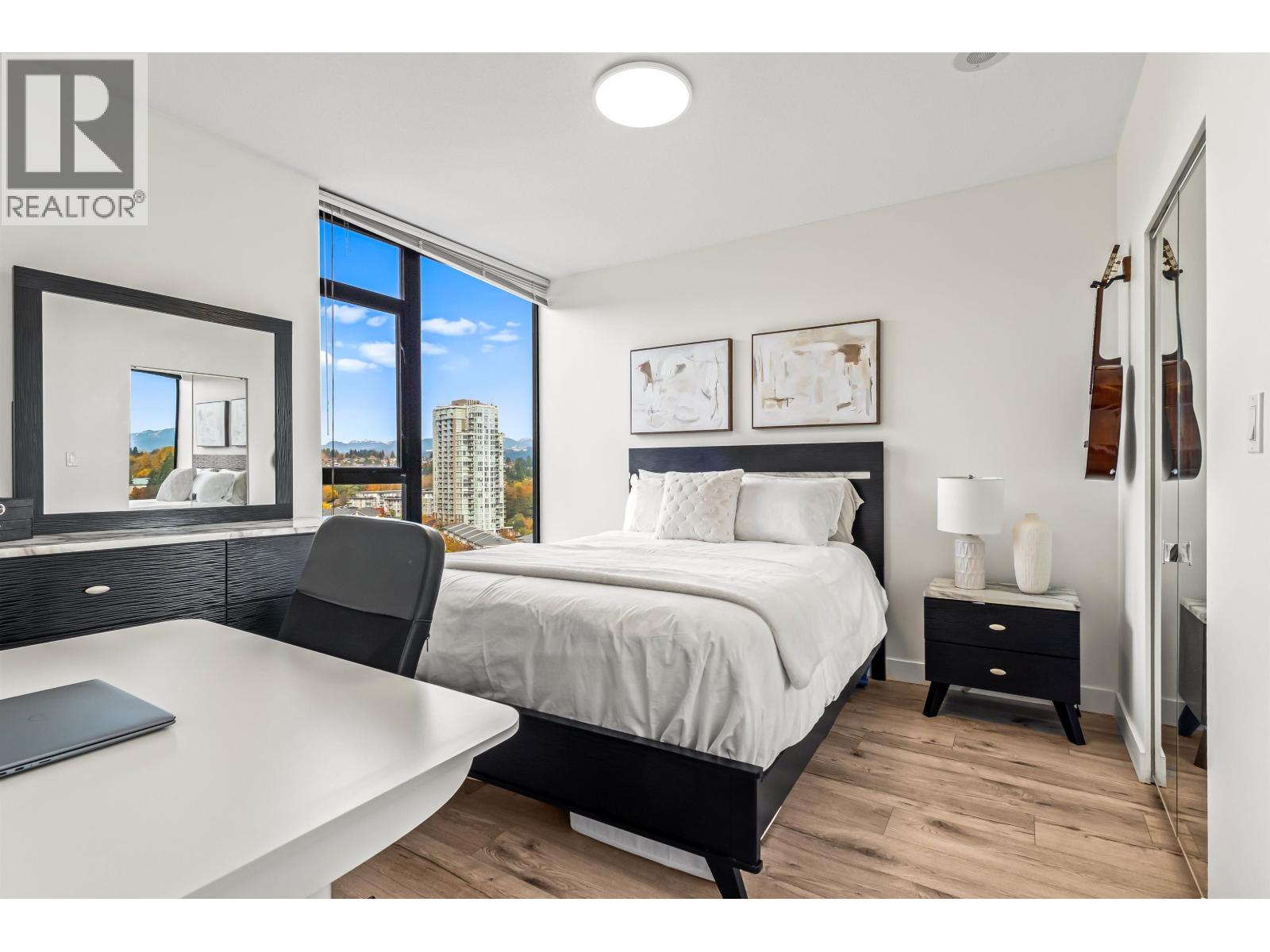 15 East Royal Avenue #1701 Property Photo 9