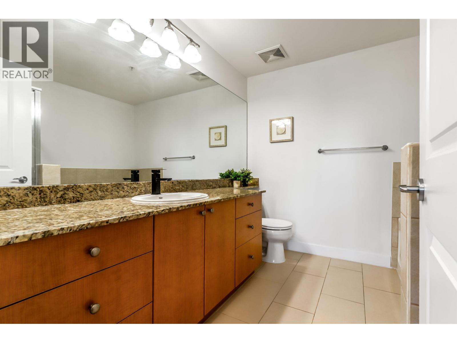 15 East Royal Avenue #1701 Property Photo 12