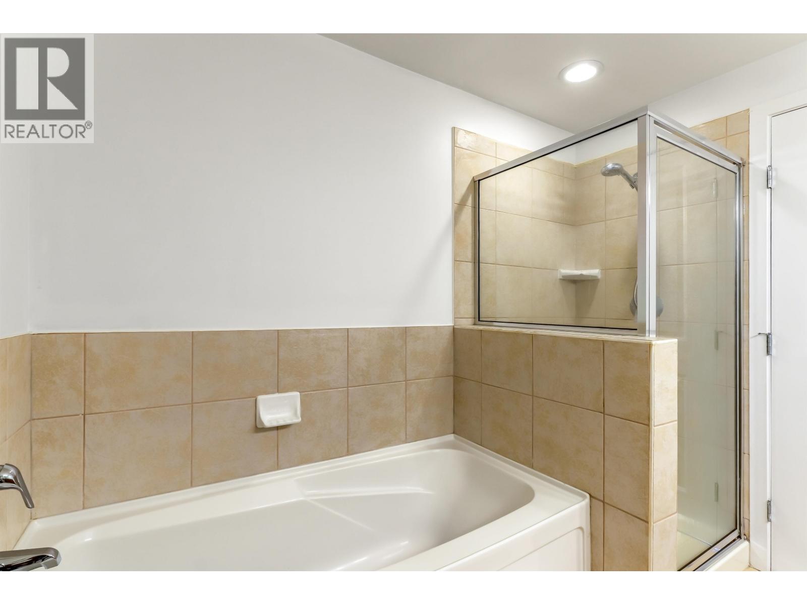 15 East Royal Avenue #1701 Property Photo 13