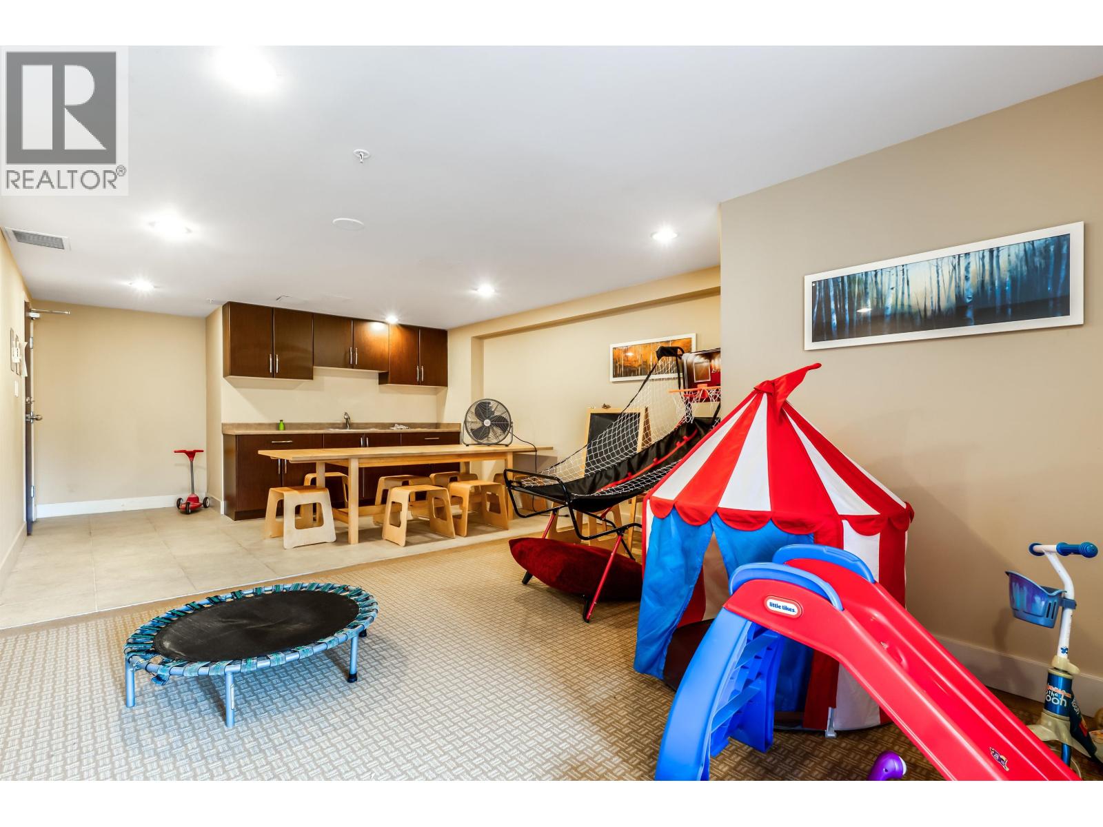 15 East Royal Avenue #1701 Property Photo 19