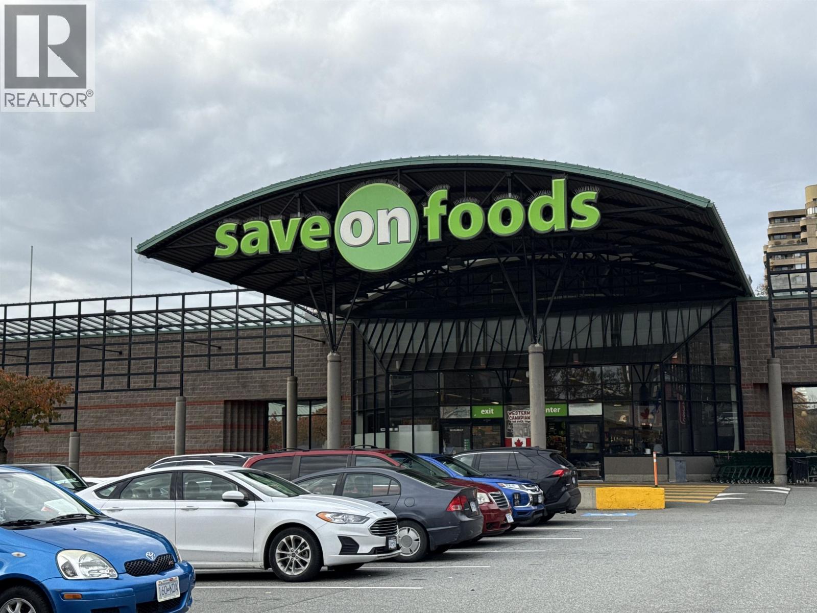 15 East Royal Avenue #1701 Property Photo 32