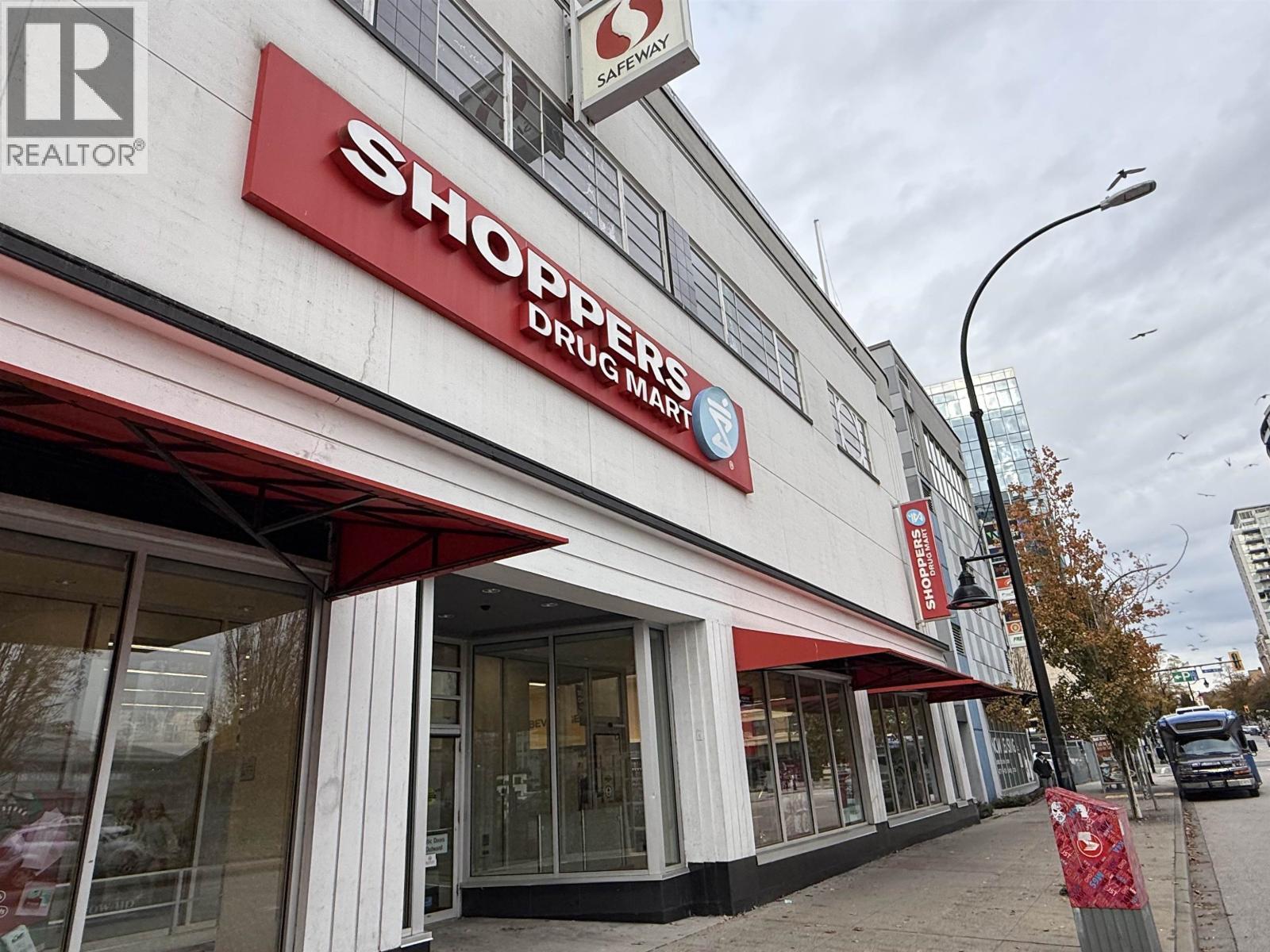 15 East Royal Avenue #1701 Property Photo 34