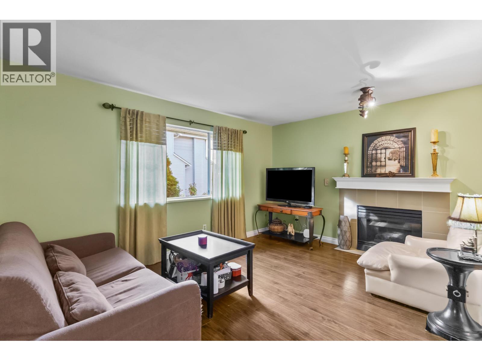 19252 119 Avenue #4 Property Photo 3