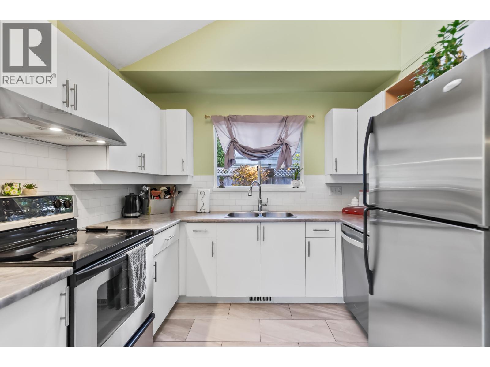 19252 119 Avenue #4 Property Photo 10