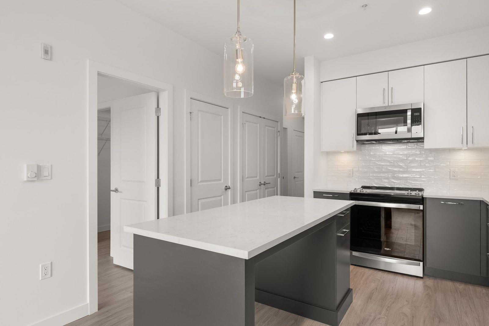 20834 80 #a609 Property Photo 8