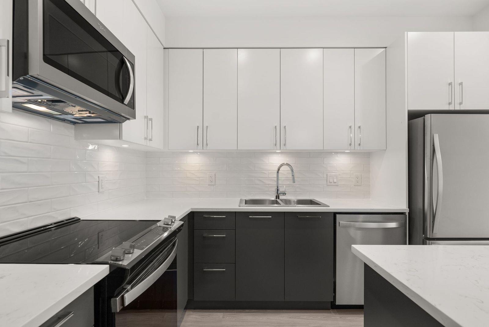 20834 80 #a609 Property Photo 11