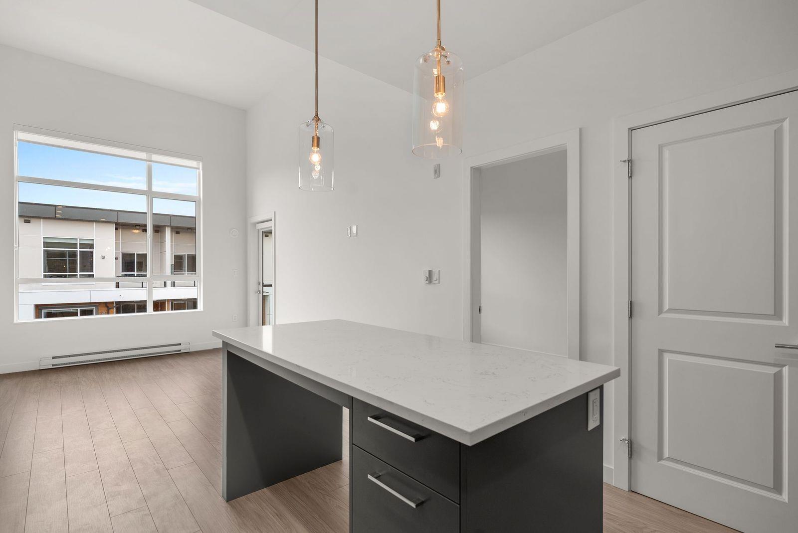 20834 80 #a609 Property Photo 12