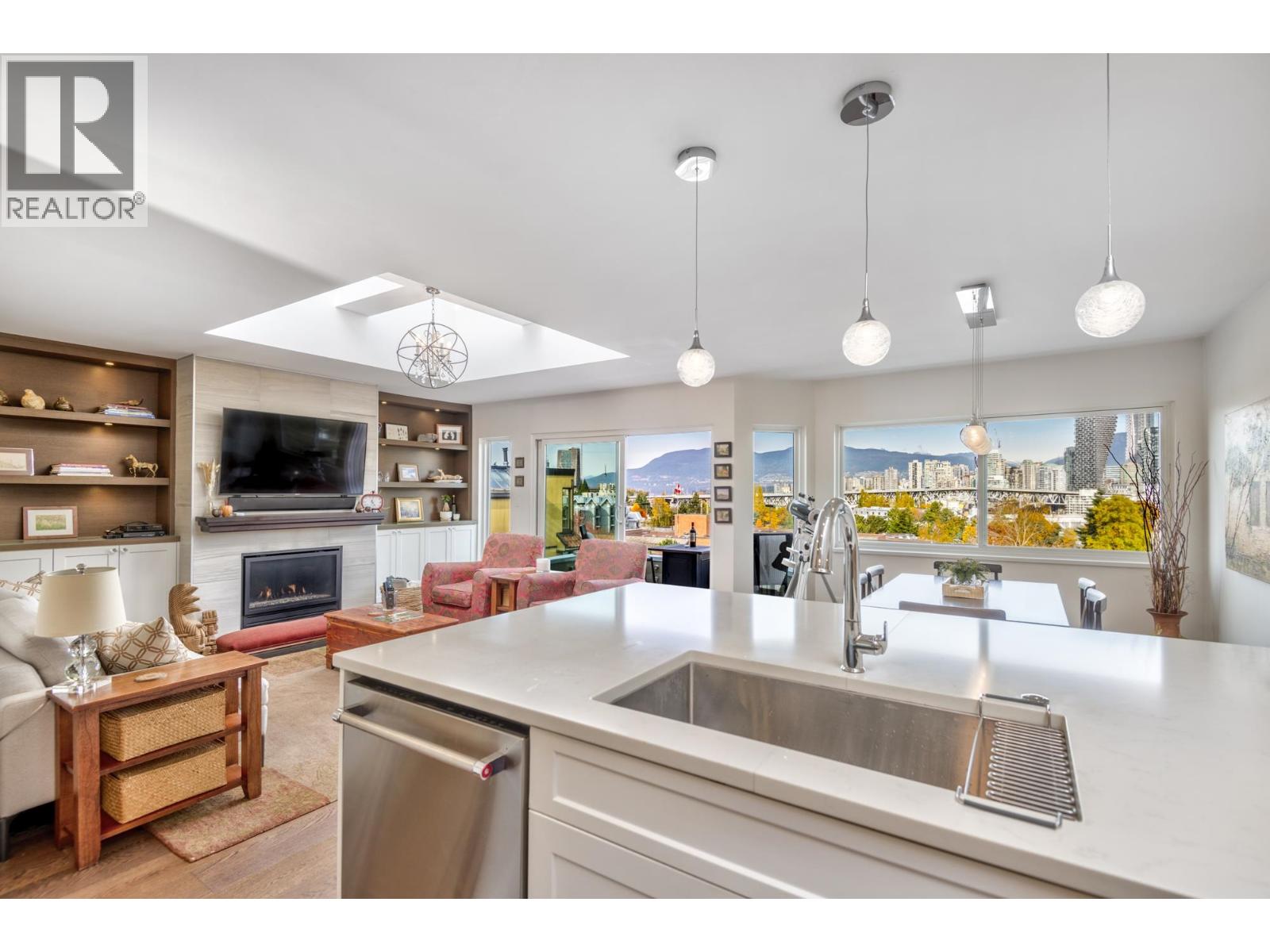 1251 West 7th Avenue Property Photo 2