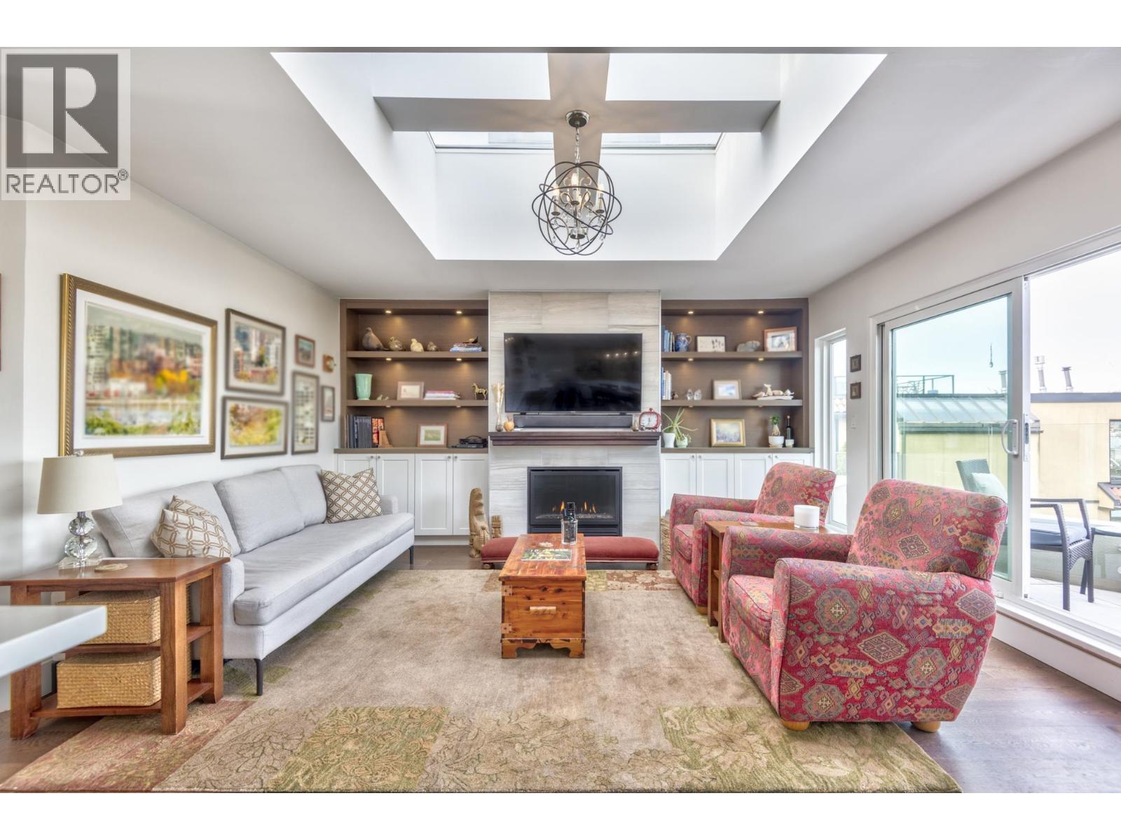 1251 West 7th Avenue Property Photo 4