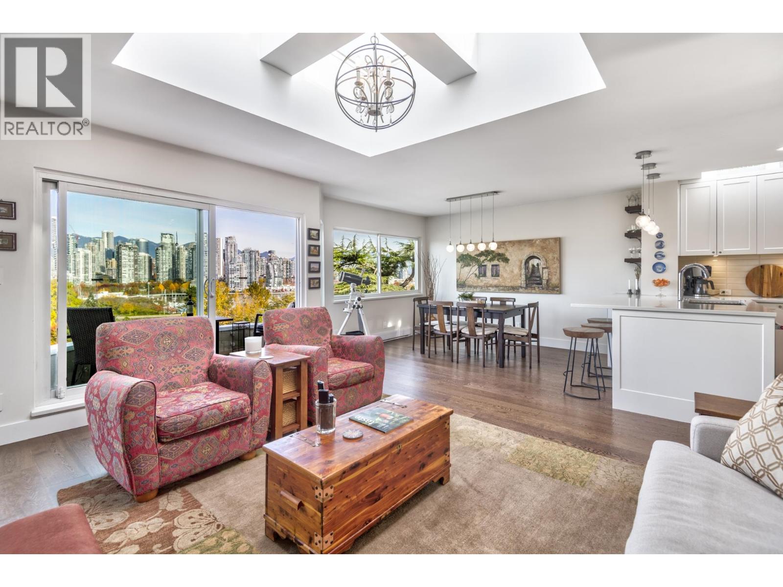 1251 West 7th Avenue Property Photo 5