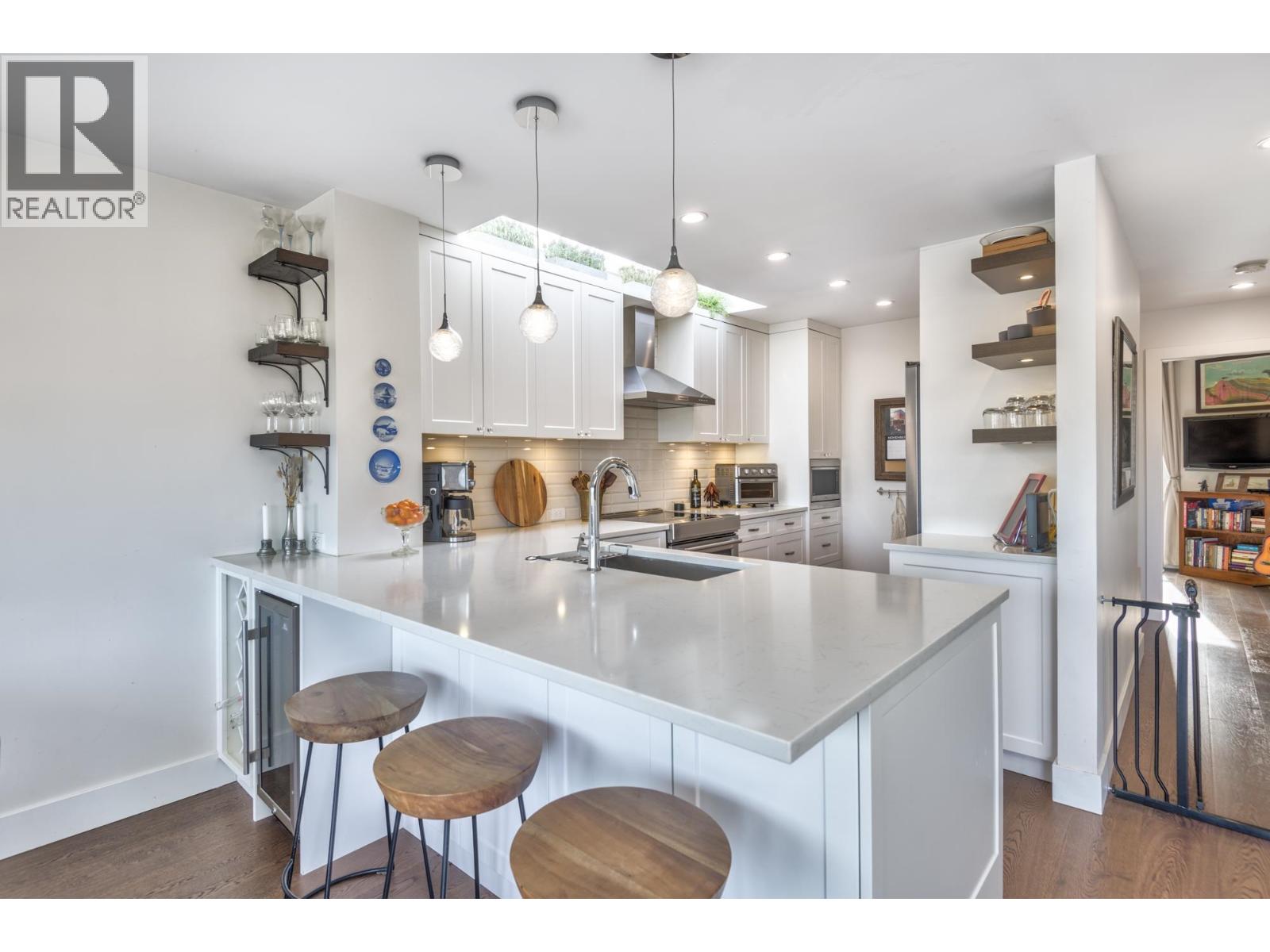 1251 West 7th Avenue Property Photo 11