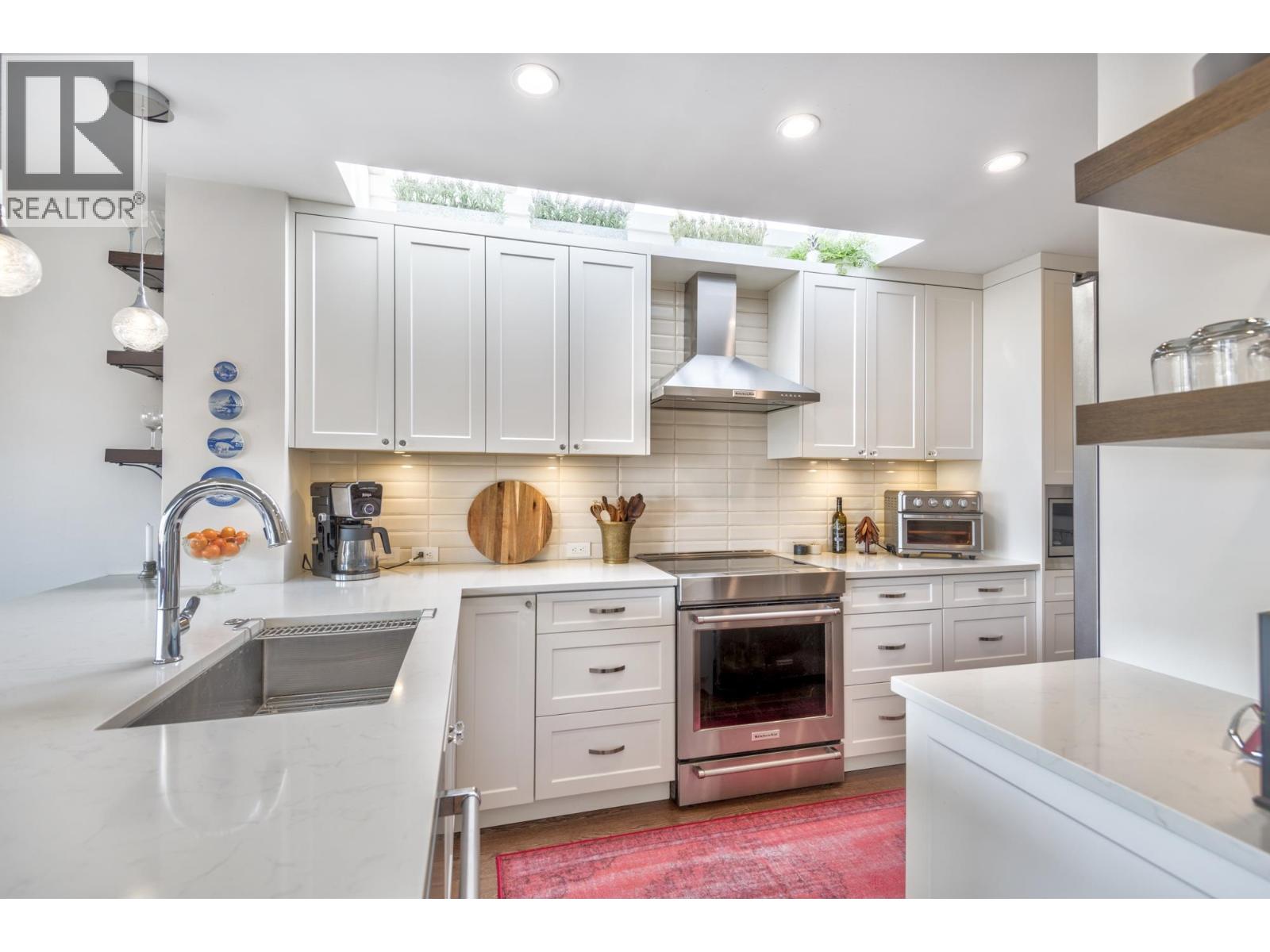 1251 West 7th Avenue Property Photo 13