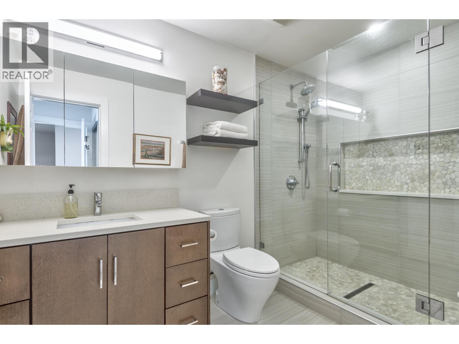 1251 West 7th Avenue Property Photo 18