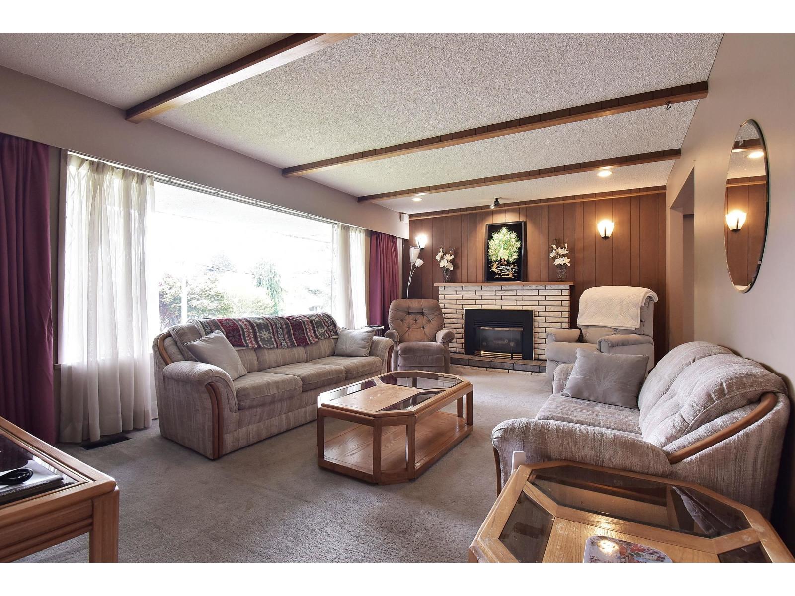 1589 Lancaster Property Photo 5